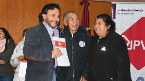 Son más de 5 mil las escrituras públicas entregadas por el Gobernador Sáenz