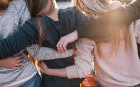 Las relaciones sociales protegen nuestro cerebro