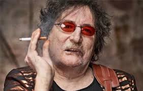 Charly García firmó contrato y prepara nueva música