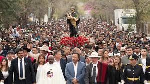 El pueblo de Vaqueros honró a San Cayetano acompañados por el Gobernador Gustavo Sáenz