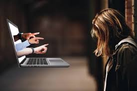 Salta da un paso contra la «VIOLENCIA DIGITAL»