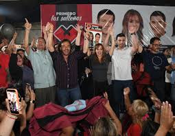 Identidad, unión y poncho salteño: así se despidió la campaña de Sáenz