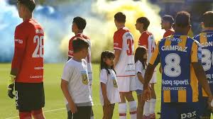La AFA sancionó a Estudiantes de La Plata por el pasillo de espaldas a Rosario Central