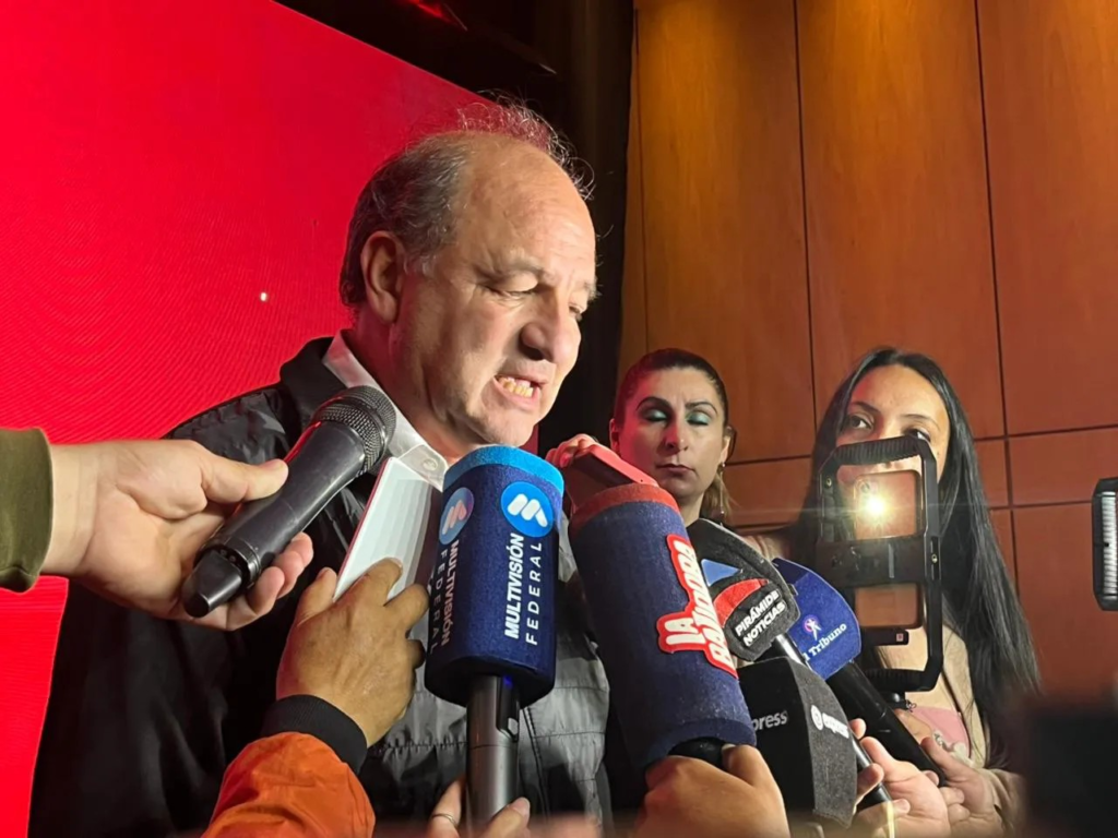 Ricardo Villada confirmó que dejará el Ministerio de Gobierno el 10 de diciembre