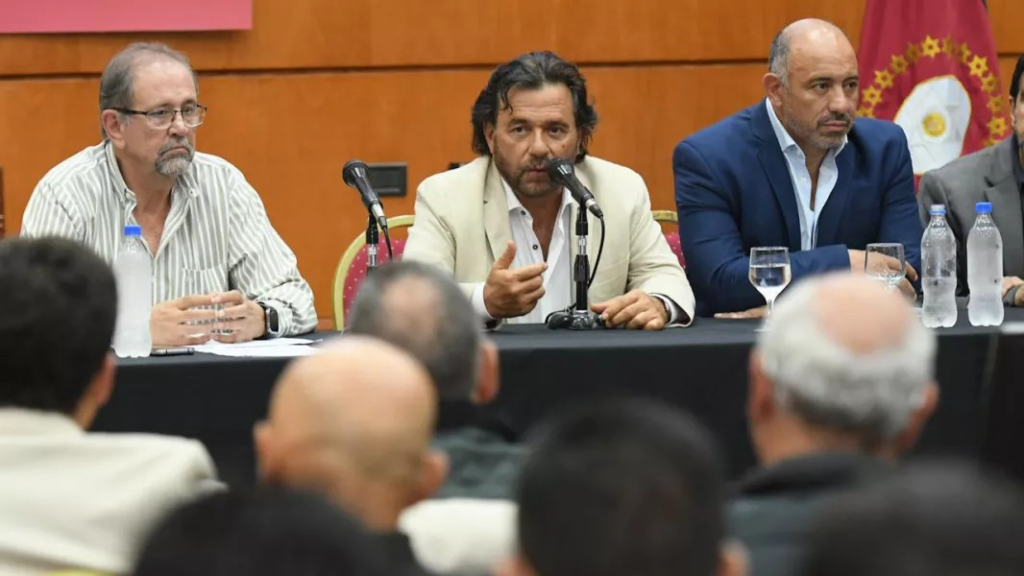 Sáenz a intendentes: “Sigamos trabajando por el crecimiento de Salta”