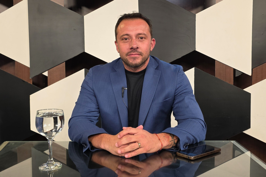 Nueva cámara en Salta detecta 1000 infracciones diarias por uso del celular al volante