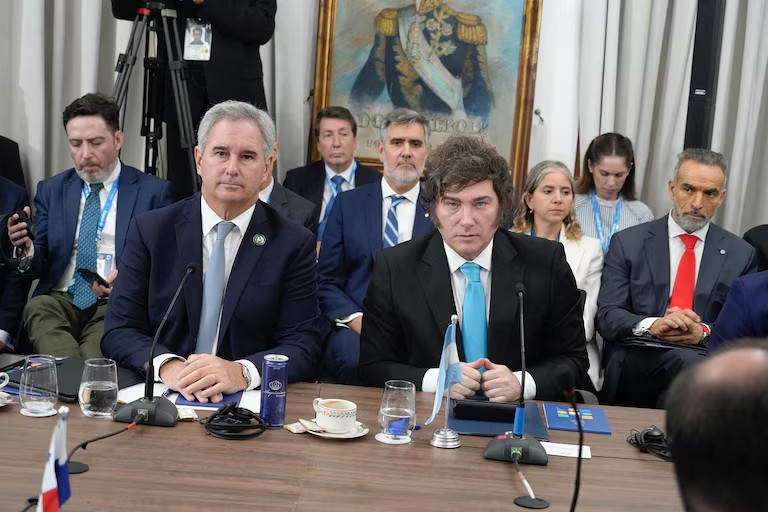 Argentina bloqueó en la CELAC una condena regional a la captura de Maduro