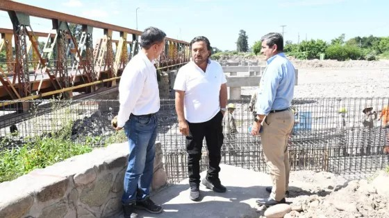 El gobernador Sáenz supervisó la construcción de los nuevos puentes sobre el río Vaqueros