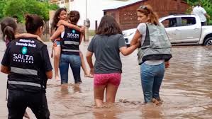 El Gobierno asistió a vecinos de El Galpón tras las intensas lluvias