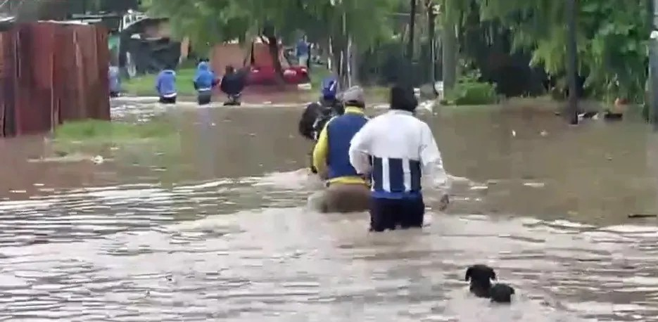 La lluvia no da tregua, se renovó el alerta por tormentas para Capital y el norte