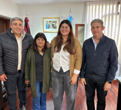 Educación e inclusión: joven originaria se recibe de psicopedagoga