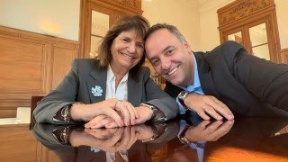 Milei, amenazante tras la presión de Bullrich sobre Adorni: “Lo tendrá que fumar o se va»