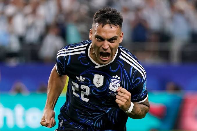 Lautaro cortó su racha en Mundiales y le sacó ventaja a Julián: ¿se mantiene en el once de Argentina ante Cabo Verde?