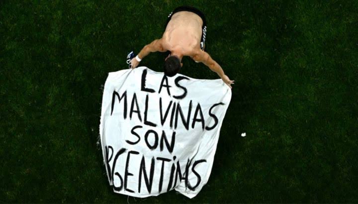 Argentina arriesga sanción por pancarta de «Las Malvinas»
