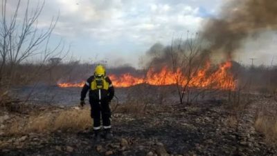 El fuego pone en alerta a Salta