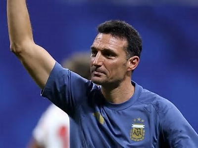 Scaloni tras la victoria ante Inglaterra: «La camiseta amerita dar todo hasta el final»