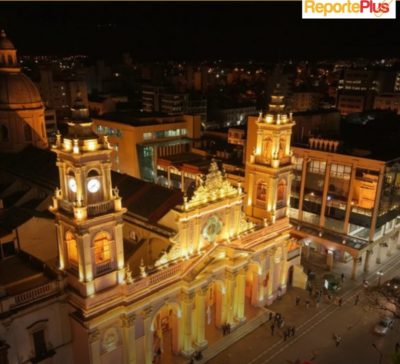 La Catedral se prepara para el Milagro con nueva iluminación ornamental