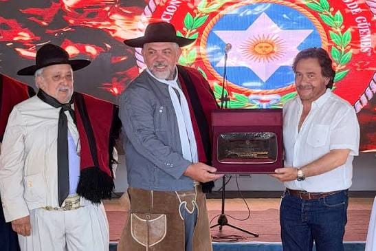 Sáenz acompañó en los festejos por los 80 años de los Gauchos de Güemes