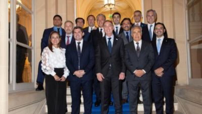 Sáenz busca en París nuevas inversiones para Salta