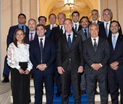 Sáenz busca en París nuevas inversiones para Salta